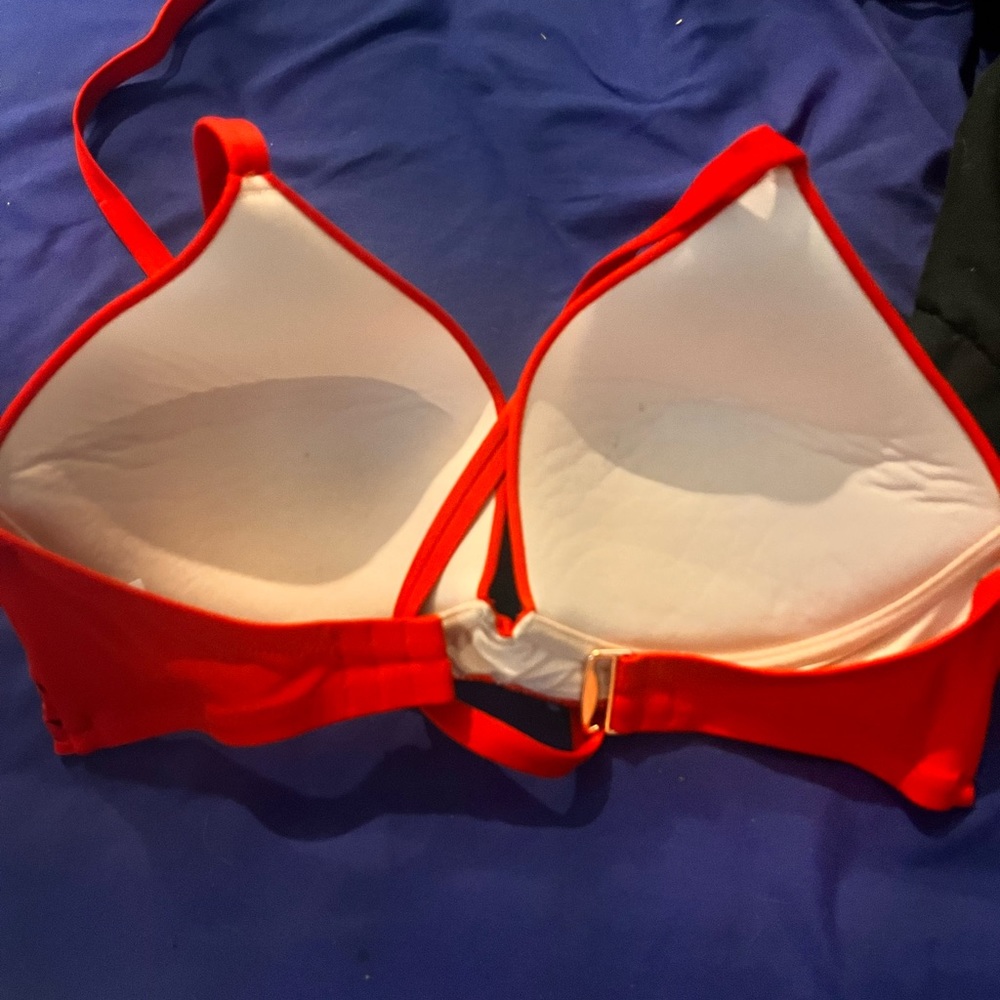 Size large (36 DD) bikini top